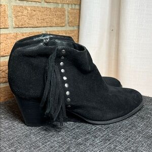 Vionic Women's Faros Fringed Booties black suede 9